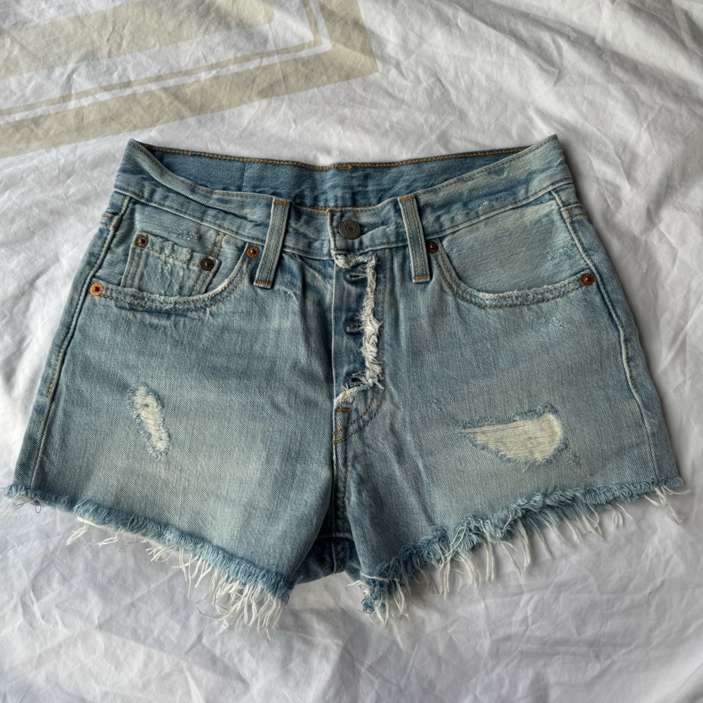 Levi’s short